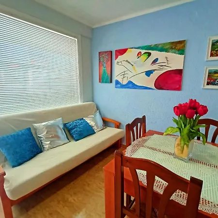 Apartamento En Primera Línea De Playa. *